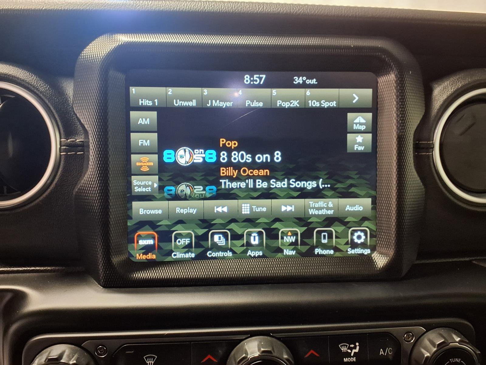 Used 2022 Jeep Wrangler Unlimited Sahara image 12