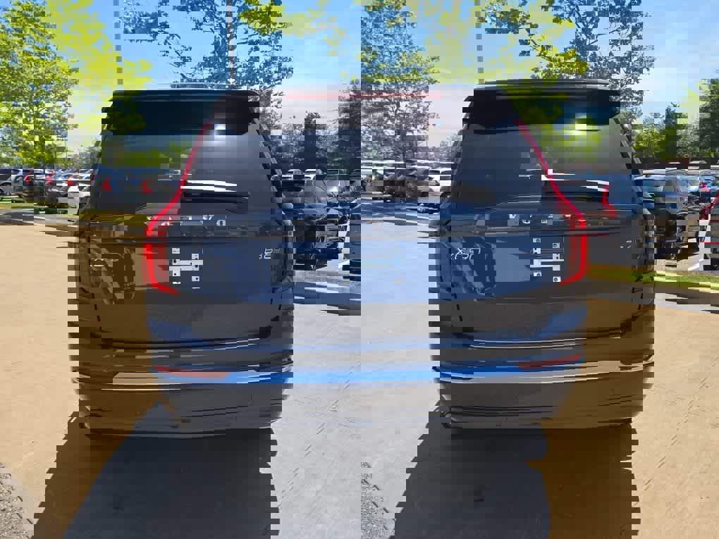 New 2026 Volvo XC90 B6 Plus w/ Protection Package Premier image 6