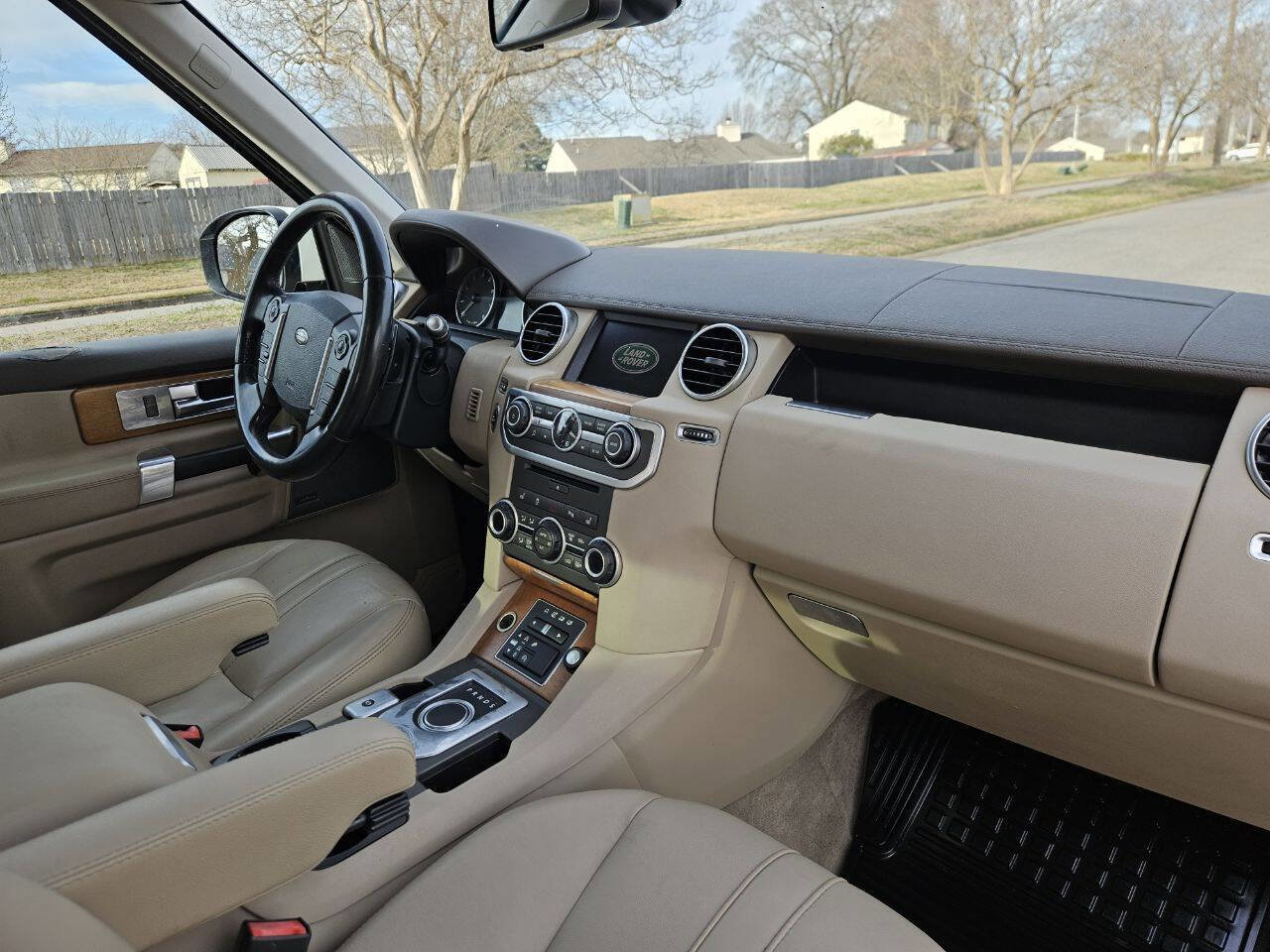 Used 2016 Land Rover LR4 HSE Silver Edition AWD/4WD image 18