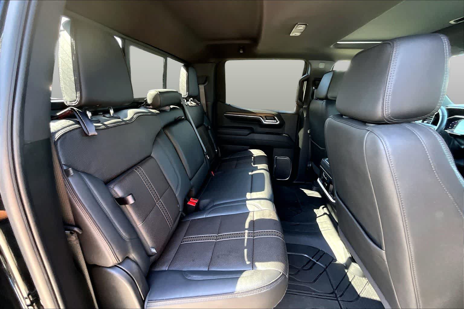 Used 2024 Chevrolet Silverado 1500 High Country w/ High Country Premium Package AWD/4WD image 20