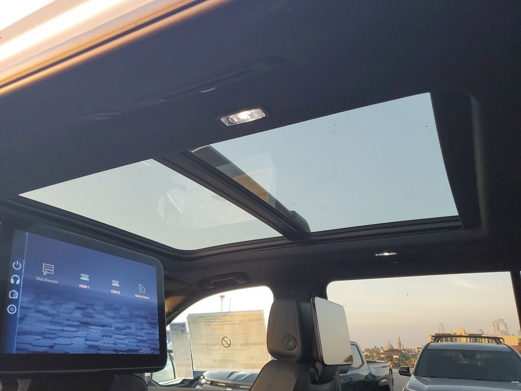 New 2026 Chevrolet Suburban High Country image 11