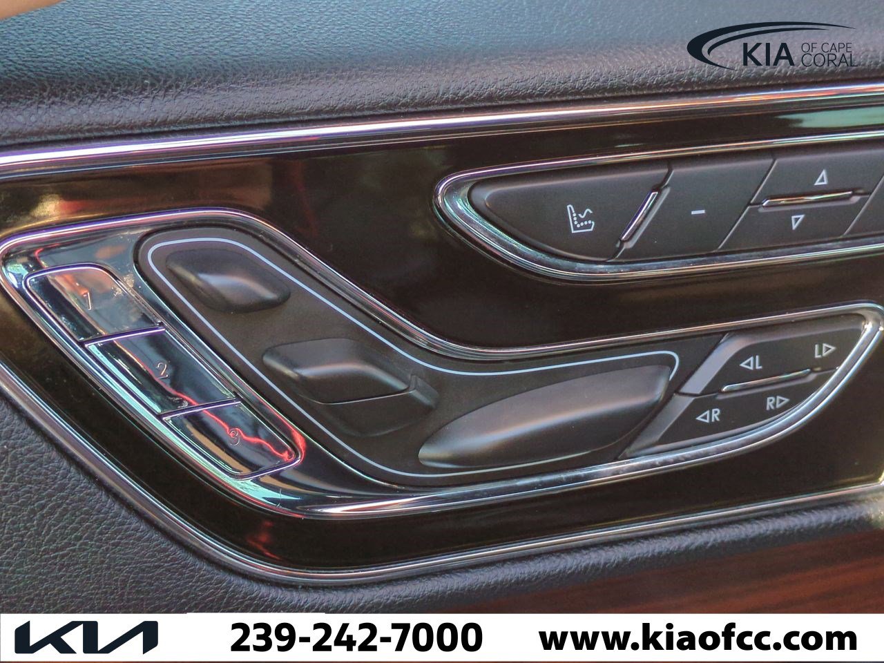 Used 2021 Lincoln Navigator Reserve w/ Luxury Package image 19