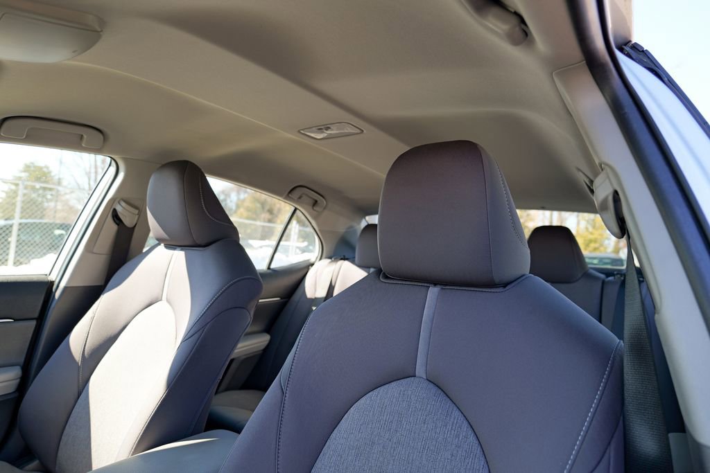 Used 2022 Toyota Camry LE w/ Carpet Mat Package (TMS) FWD image 22