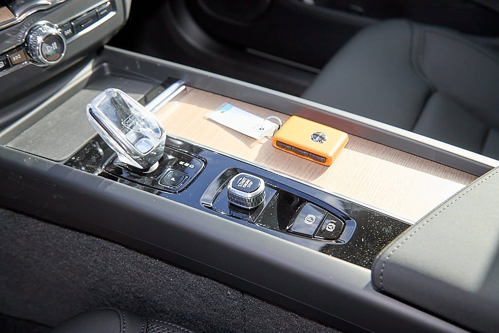 New 2026 Volvo XC60 B5 Core image 17
