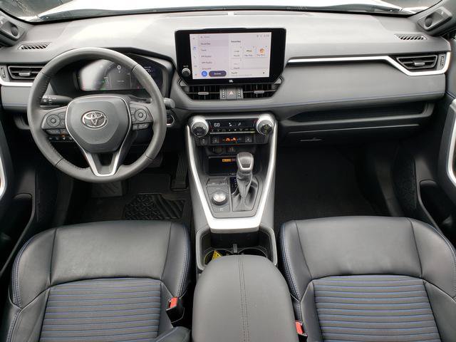 Used 2023 Toyota RAV4 XSE AWD/4WD image 16