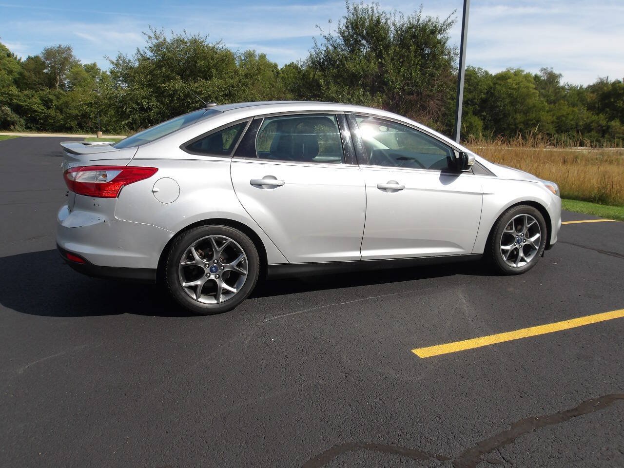 Used 2014 Ford Focus SE w/ Equipment Group 201A FWD image 10