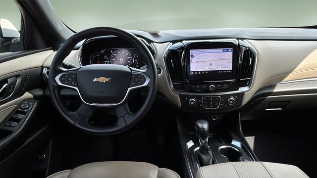 Used 2022 Chevrolet Traverse Premier FWD image 10