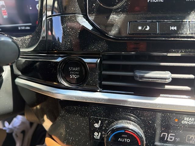 Used 2025 Nissan Pathfinder Platinum w/ Cargo Package image 14