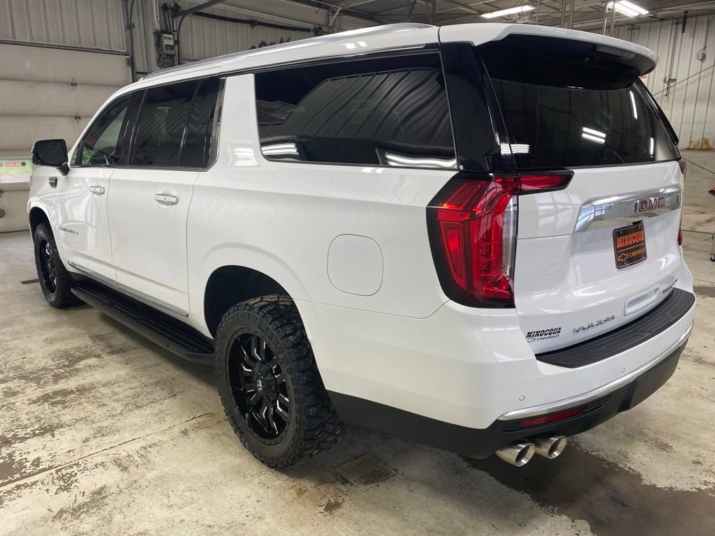 Used 2022 GMC Yukon XL Denali AWD/4WD image 11