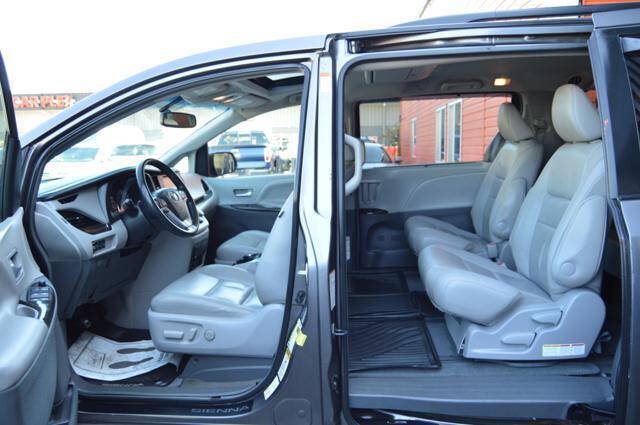 Used 2015 Toyota Sienna XLE Premium AWD/4WD image 13