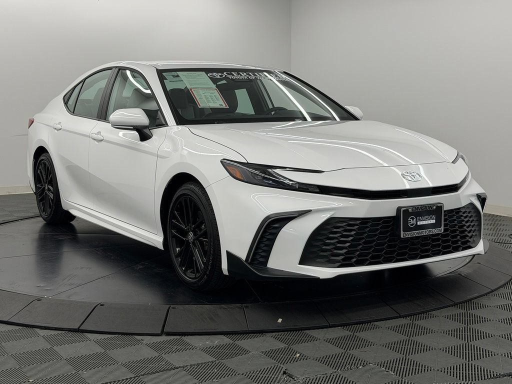 Used 2026 Toyota Camry SE FWD image 8