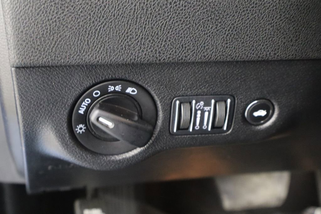 Used 2023 Dodge Charger SXT RWD image 22