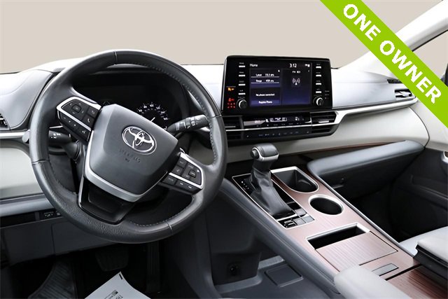 Used 2024 Toyota Sienna XLE image 15