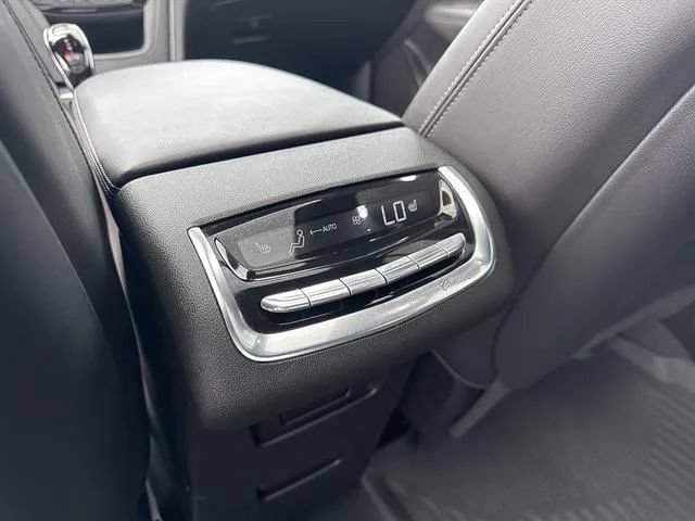 Used 2023 Cadillac XT6 Premium Luxury w/ Technology Package AWD/4WD image 16