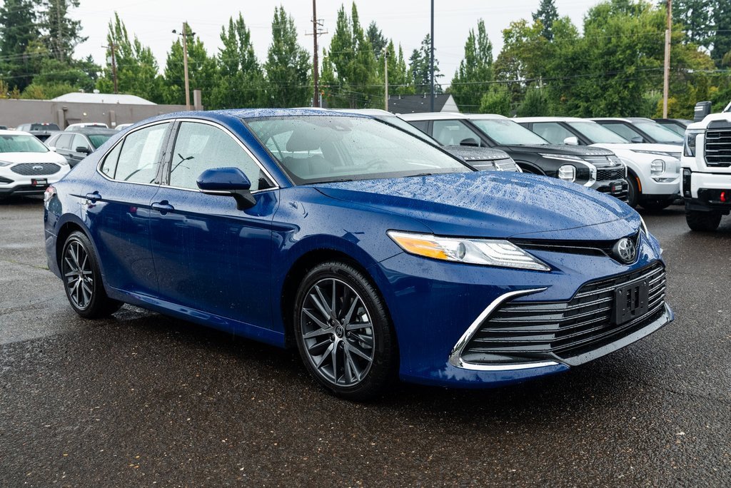 Used 2024 Toyota Camry XLE w/ Cold Weather Package
