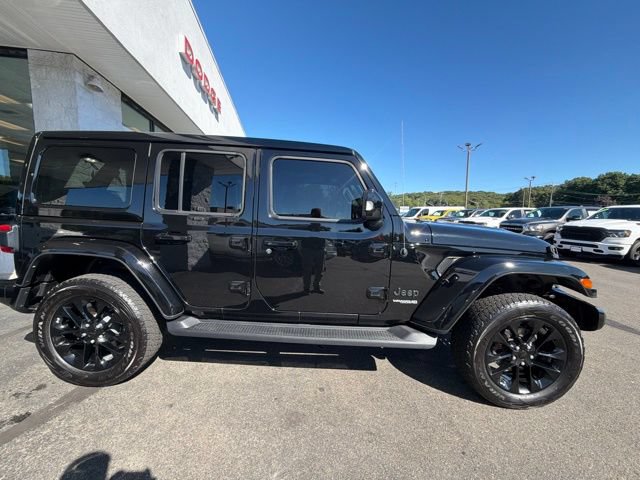 Used 2022 Jeep Wrangler Unlimited Sahara AWD/4WD image 4