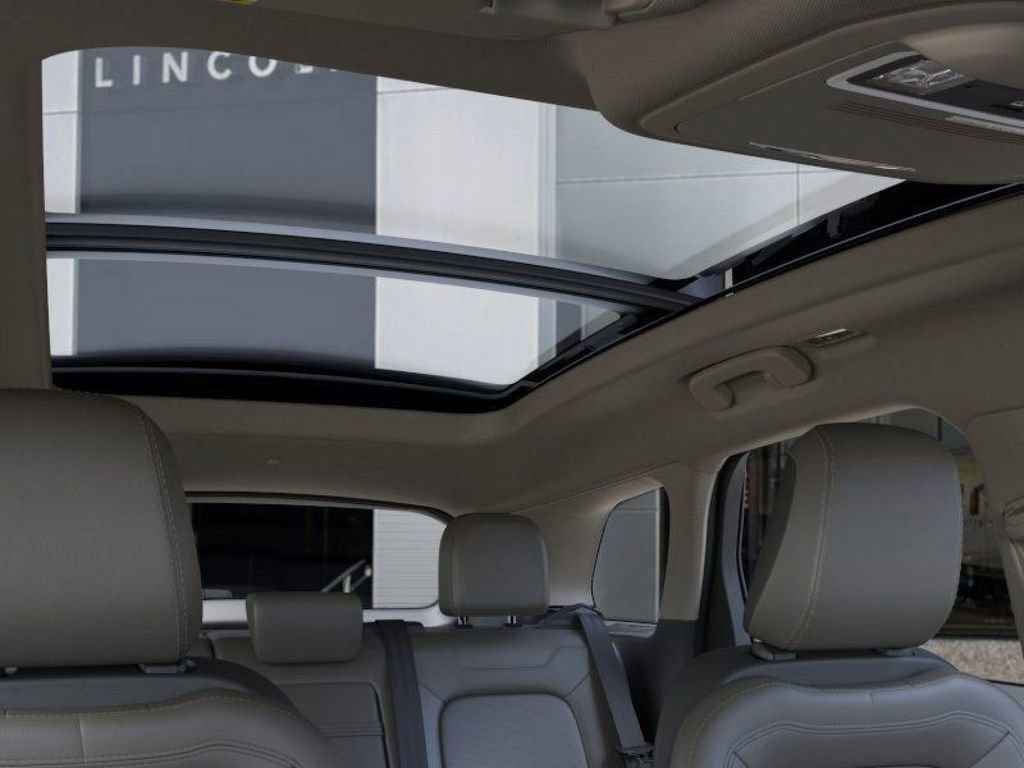 New 2025 Lincoln Corsair Reserve w/ Jet Appearance Package AWD/4WD image 22