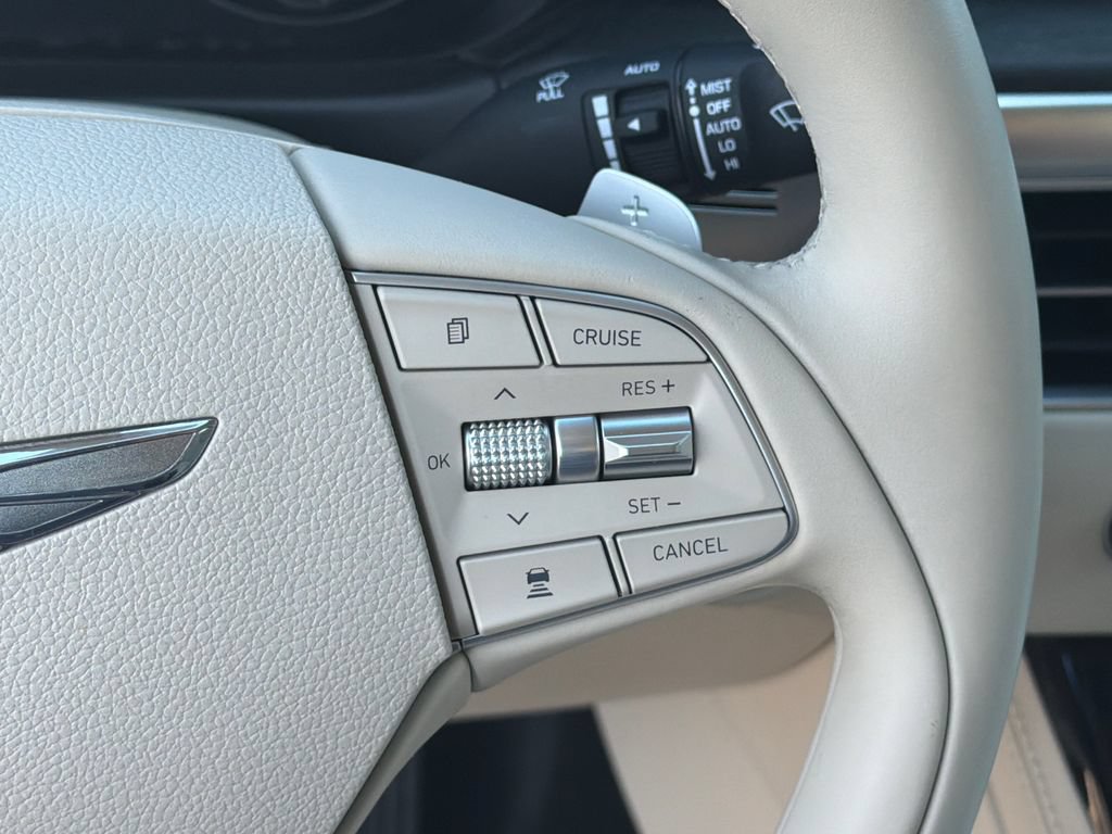 Used 2022 Genesis G90 3.3T Premium RWD image 28