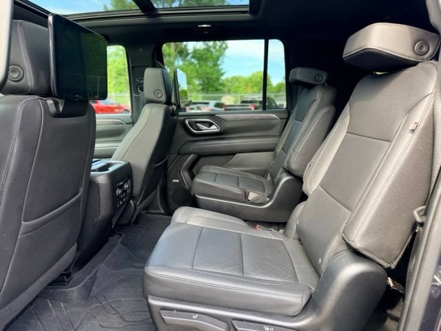 Used 2023 Chevrolet Suburban Z71 w/ Luxury Package AWD/4WD image 28