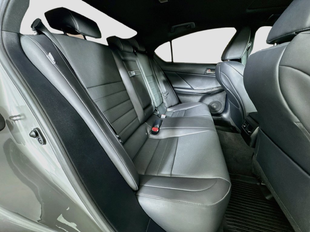 Used 2024 Lexus IS 500 RWD image 29