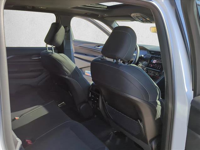 Used 2025 Jeep Grand Cherokee Laredo X w/ Luxury Tech Group I image 20