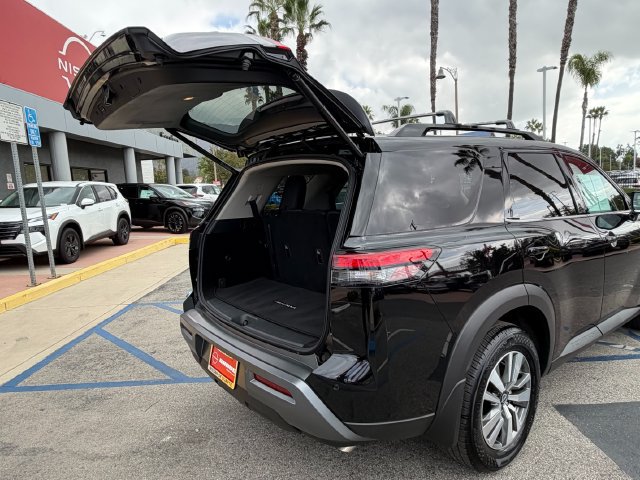 Certified 2026 Nissan Pathfinder SL FWD image 8
