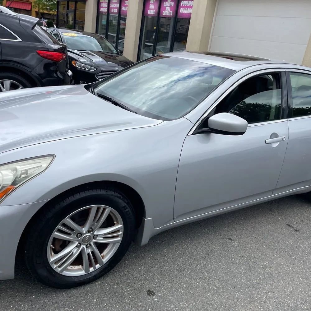 Used 2013 INFINITI G37 x Sedan w/ Premium Pkg AWD/4WD image 2