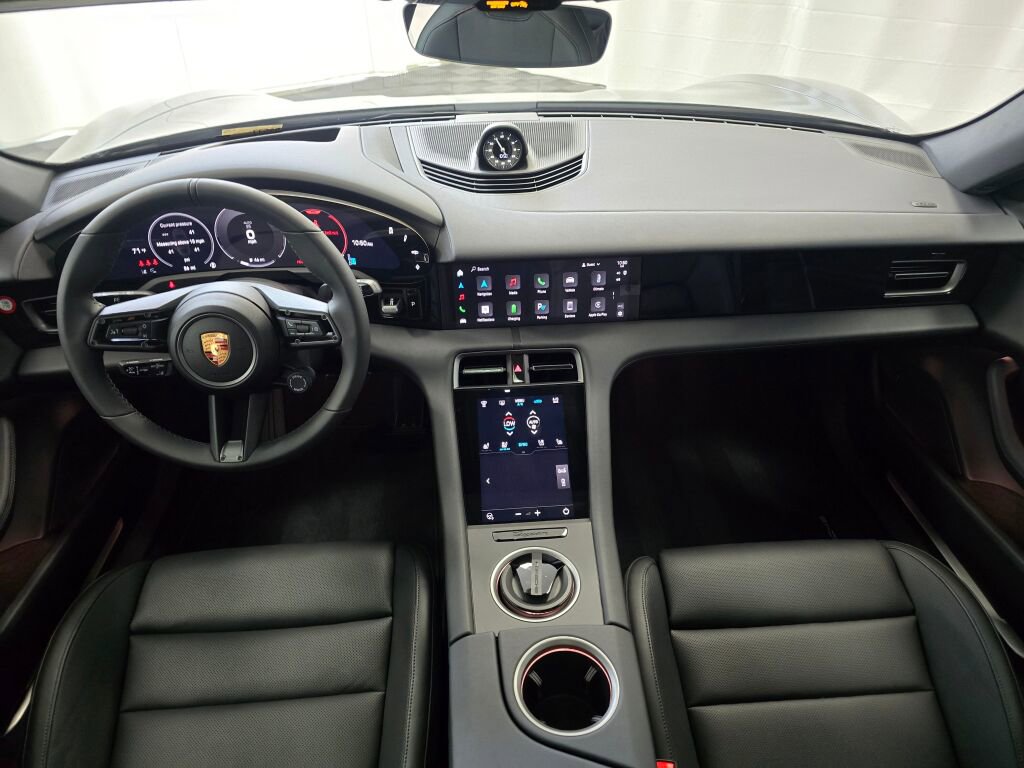 New 2025 Porsche Taycan image 18