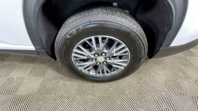 Used 2024 Chevrolet Traverse LS FWD image 14