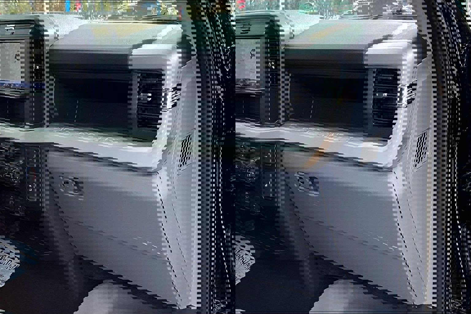 Used 2025 Ford F250 XL w/ STX Appearance Package image 17