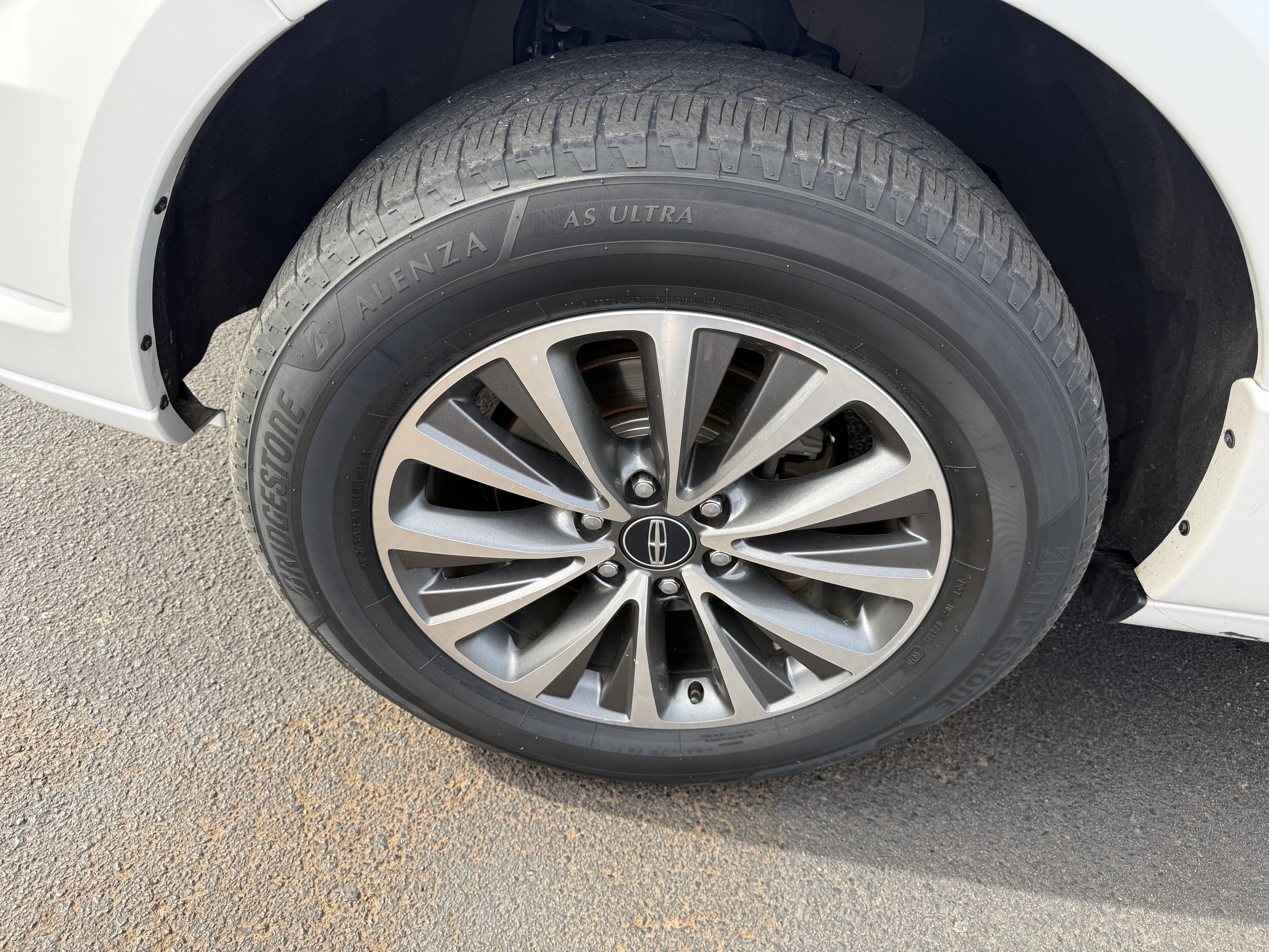 Used 2015 Lincoln Navigator 4WD image 5