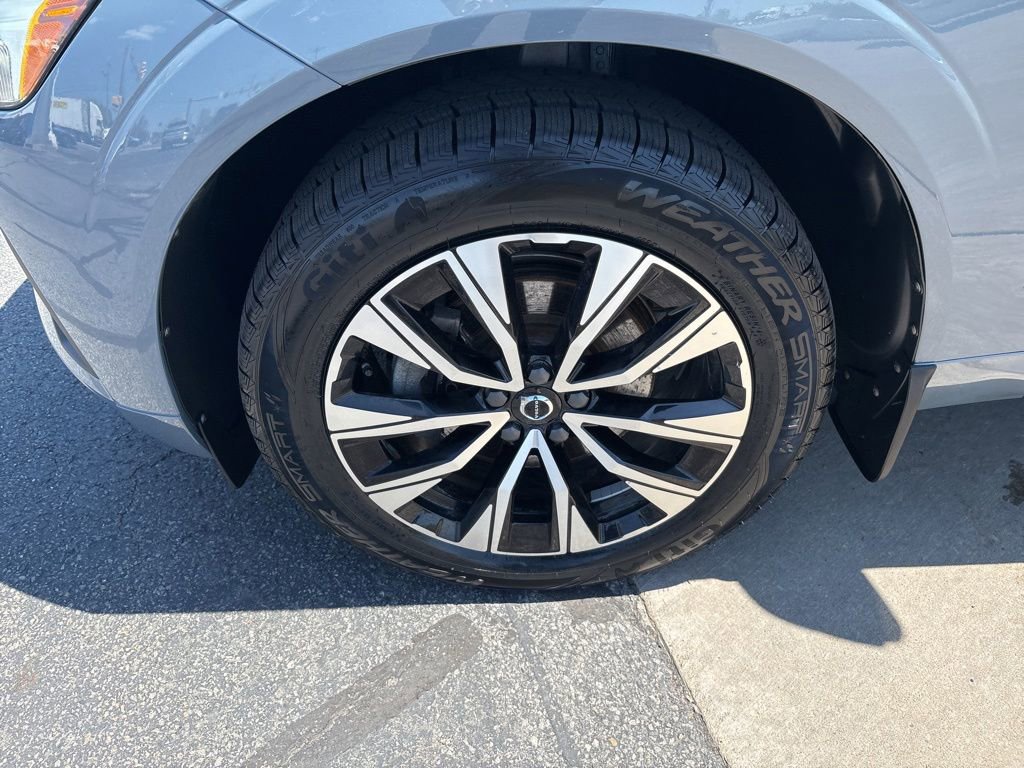Certified 2023 Volvo XC60 B5 Core w/ Climate Package AWD/4WD image 13