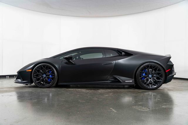 Used 2020 Lamborghini Huracan EVO image 5