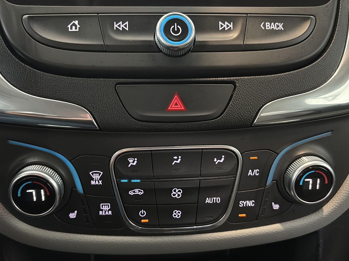 Used 2019 Chevrolet Equinox Premier AWD/4WD image 22