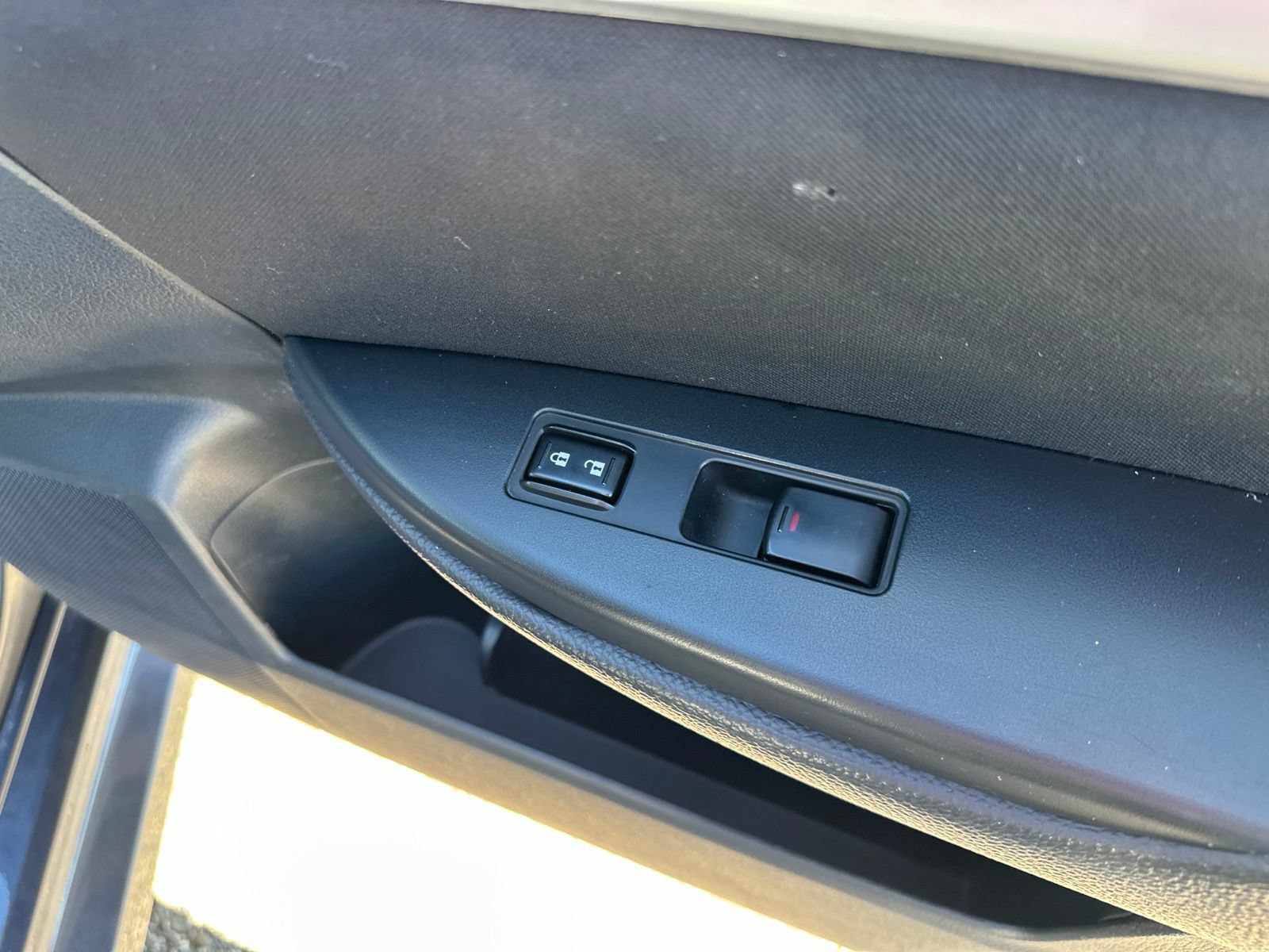 Used 2012 Subaru Legacy 2.5i Premium w/ All-Weather Pkg + Moonroof AWD/4WD image 34