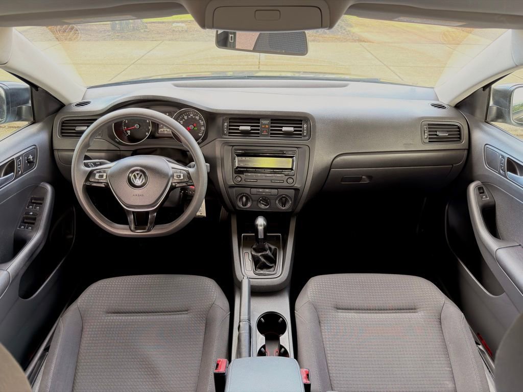 Used 2015 Volkswagen Jetta S image 42