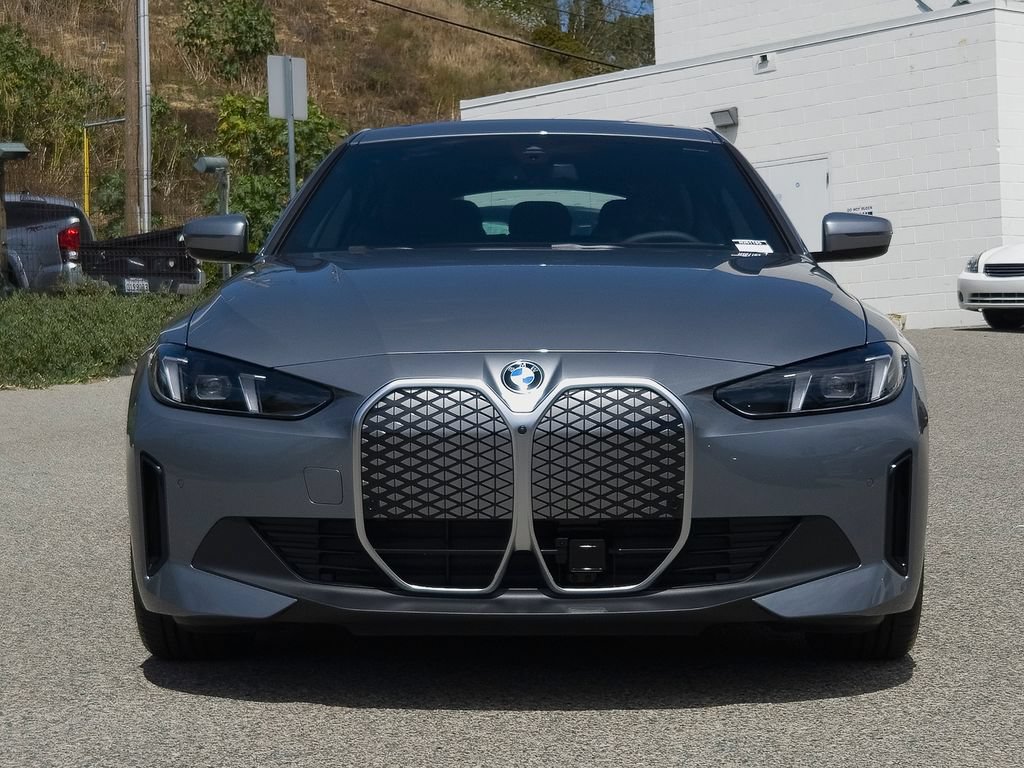New 2026 BMW i4 eDrive40 w/ Parking Assistance Package RWD image 3