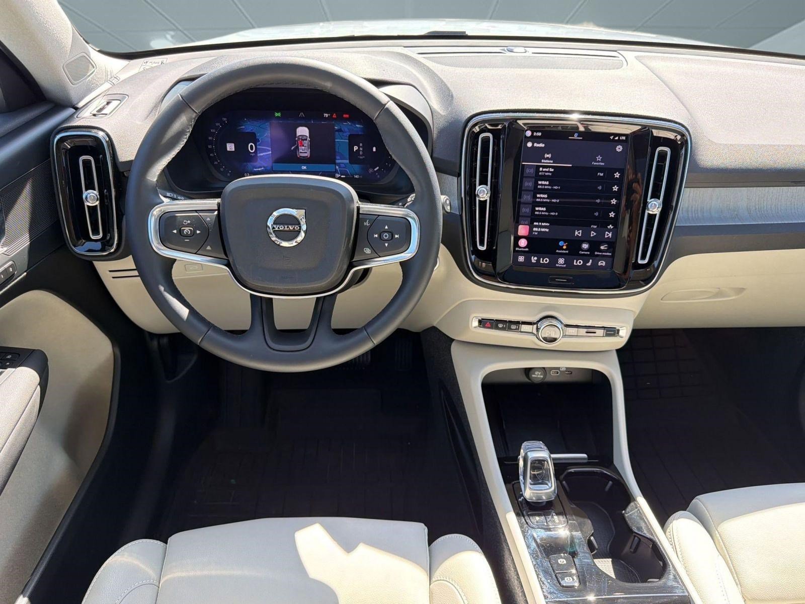 Used 2024 Volvo XC40 B5 Plus w/ Protection Package Premier image 27