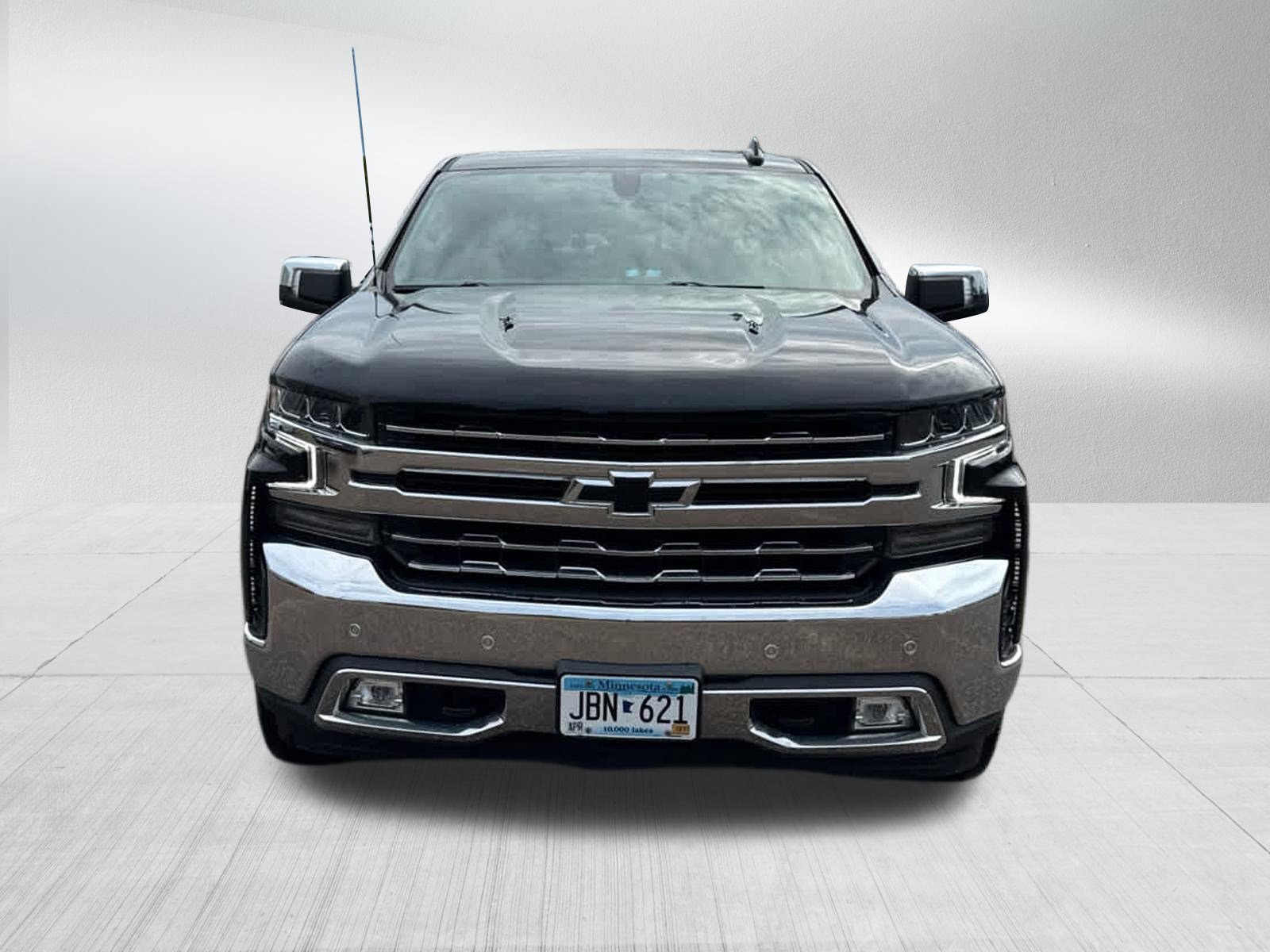 Used 2022 Chevrolet Silverado 1500 LTZ w/ LTZ Convenience Package II AWD/4WD image 2