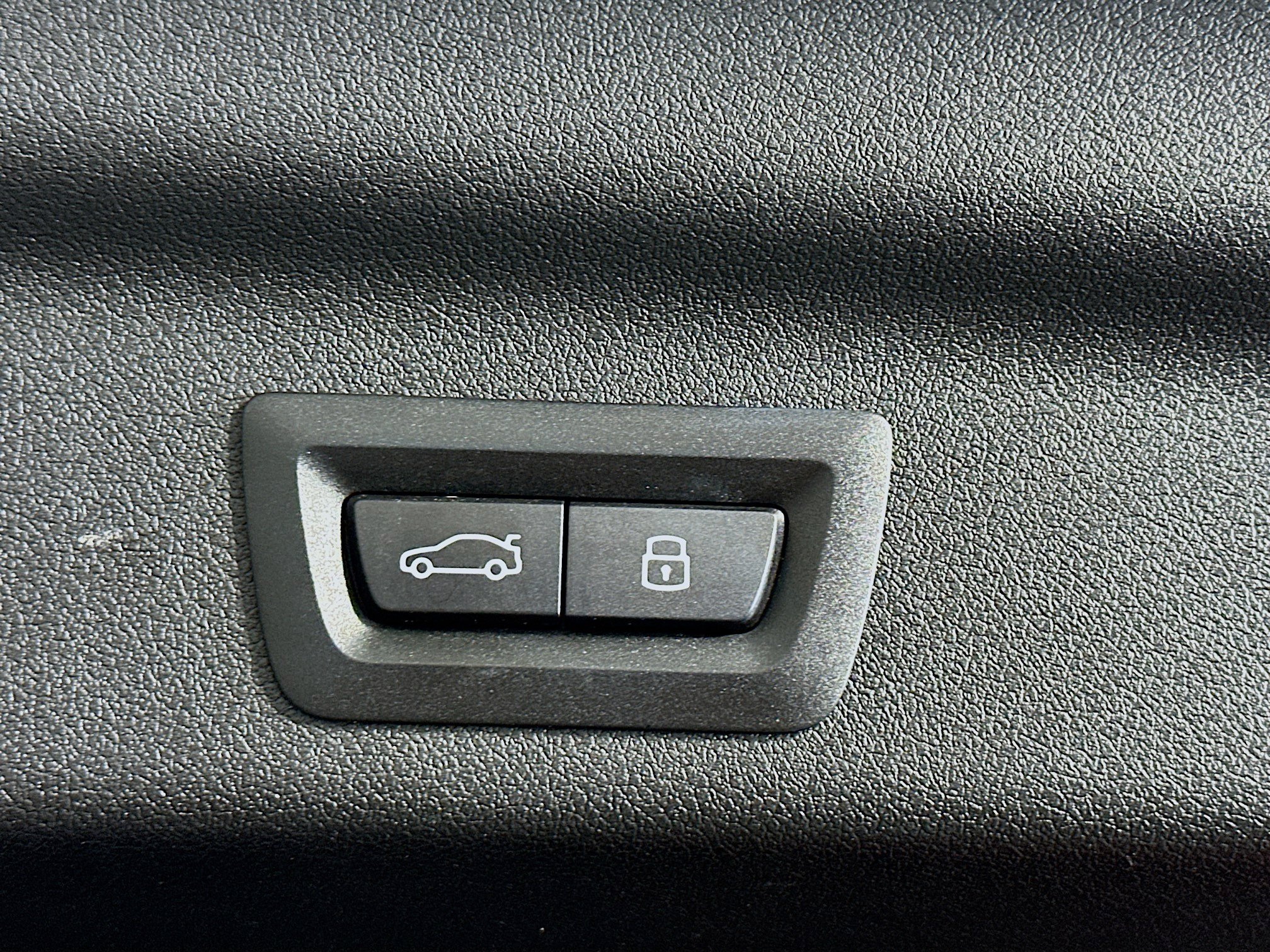 Used 2025 BMW X1 xDrive28i AWD/4WD image 32