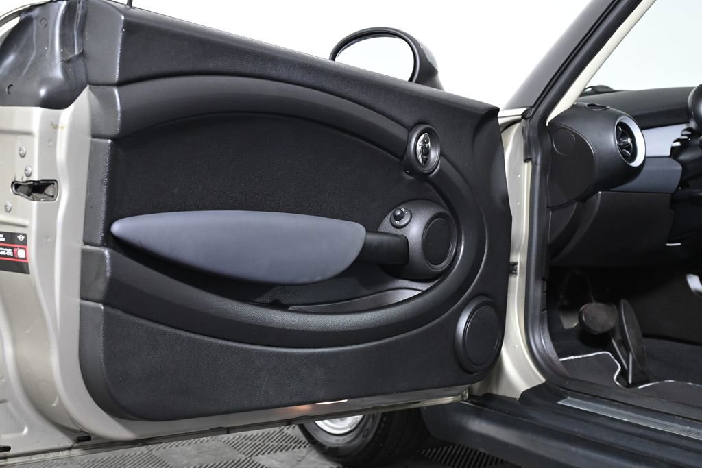 Used 2011 MINI Cooper Hardtop FWD image 28