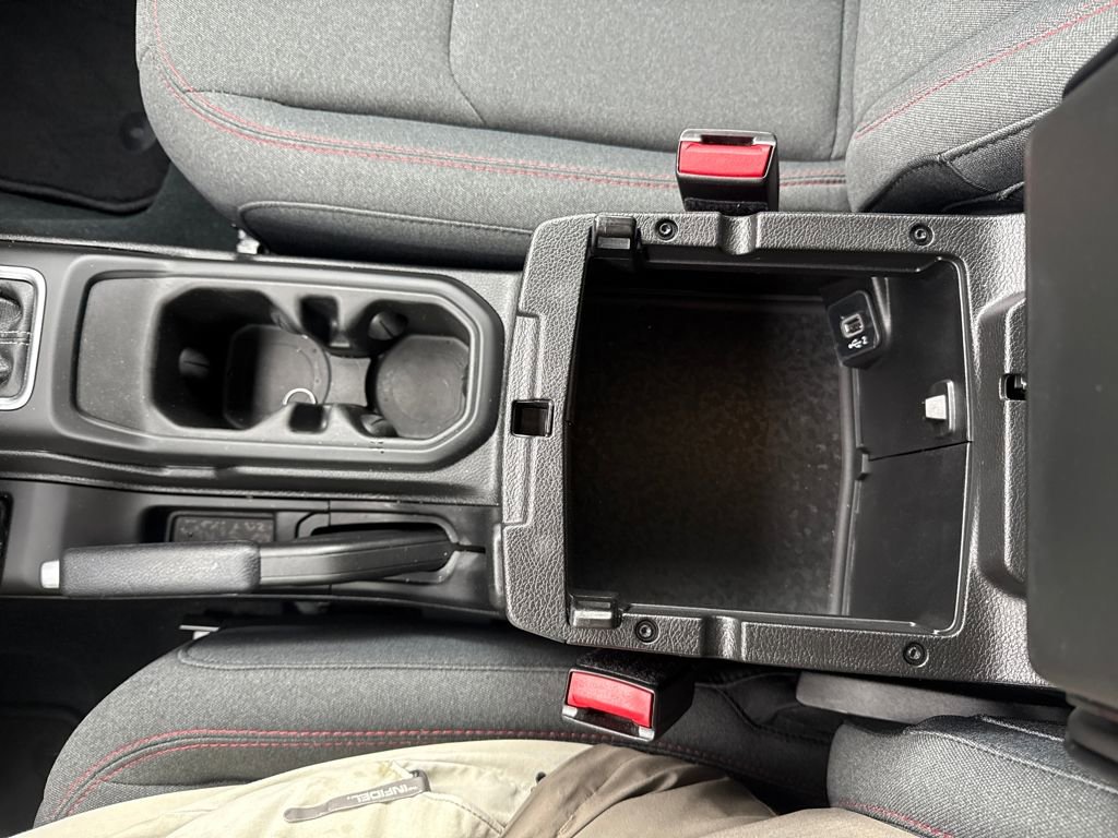 Used 2024 Jeep Wrangler Unlimited Rubicon w/ Technology Group image 25