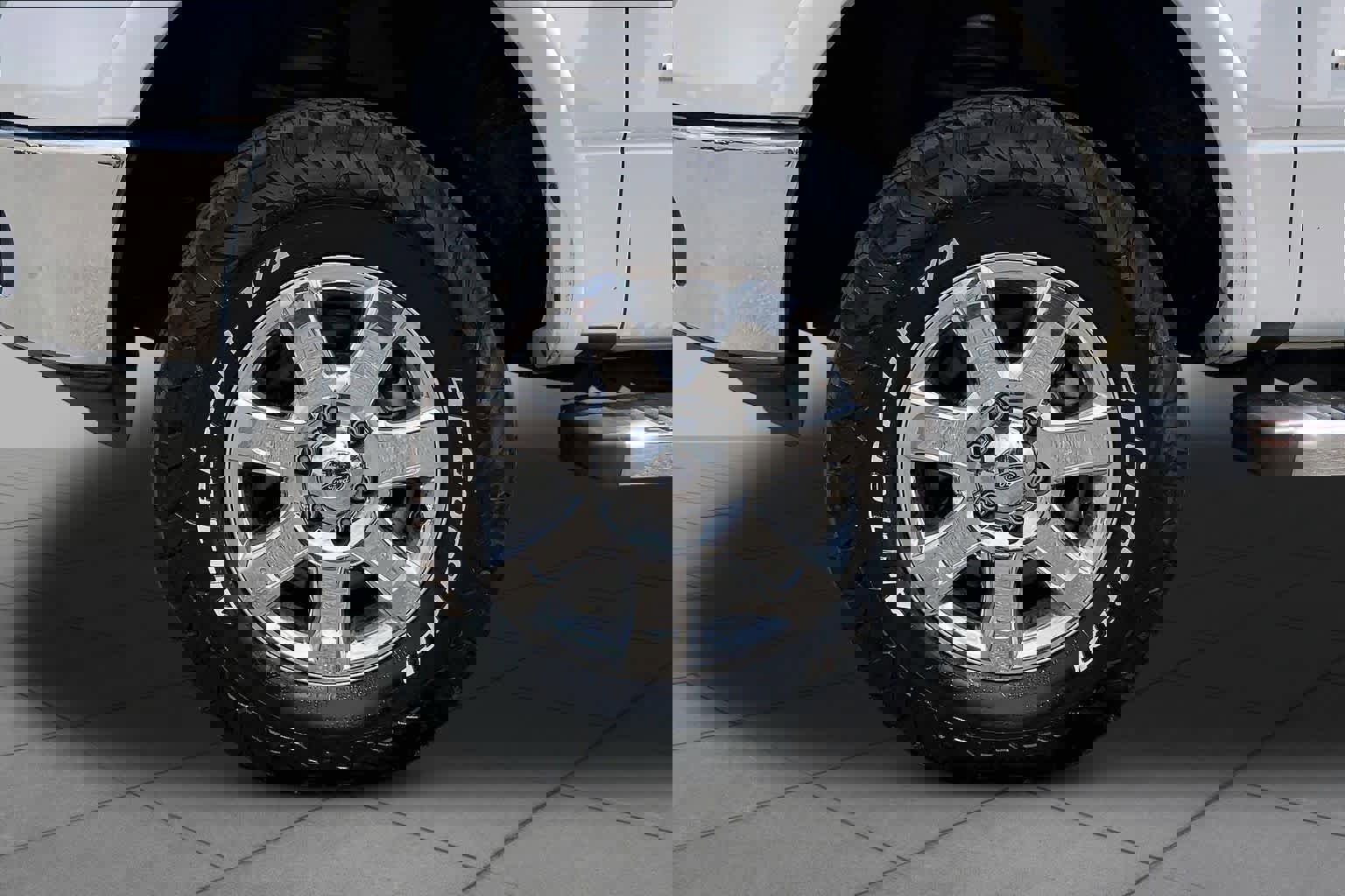 Used 2014 Ford F150 Lariat w/ Equipment Group 502A Luxury AWD/4WD image 10