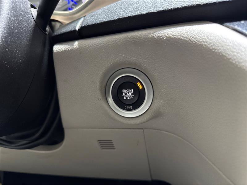 Used 2021 Chrysler Voyager L FWD image 27