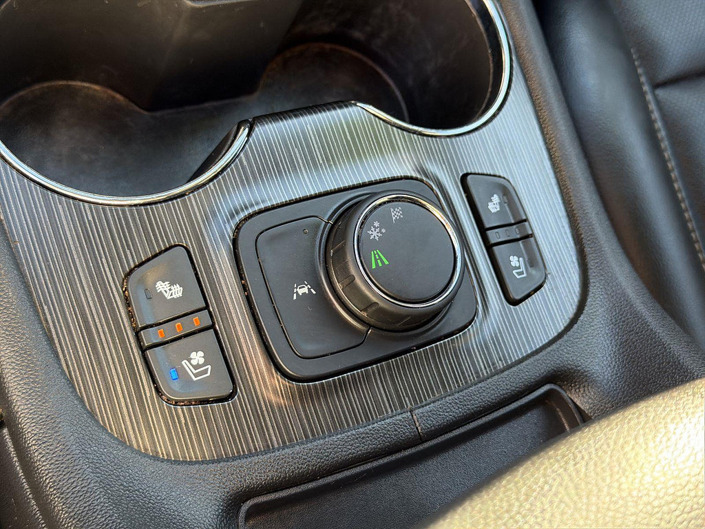 Used 2023 GMC Acadia SLT w/ Elevation Edition FWD image 38