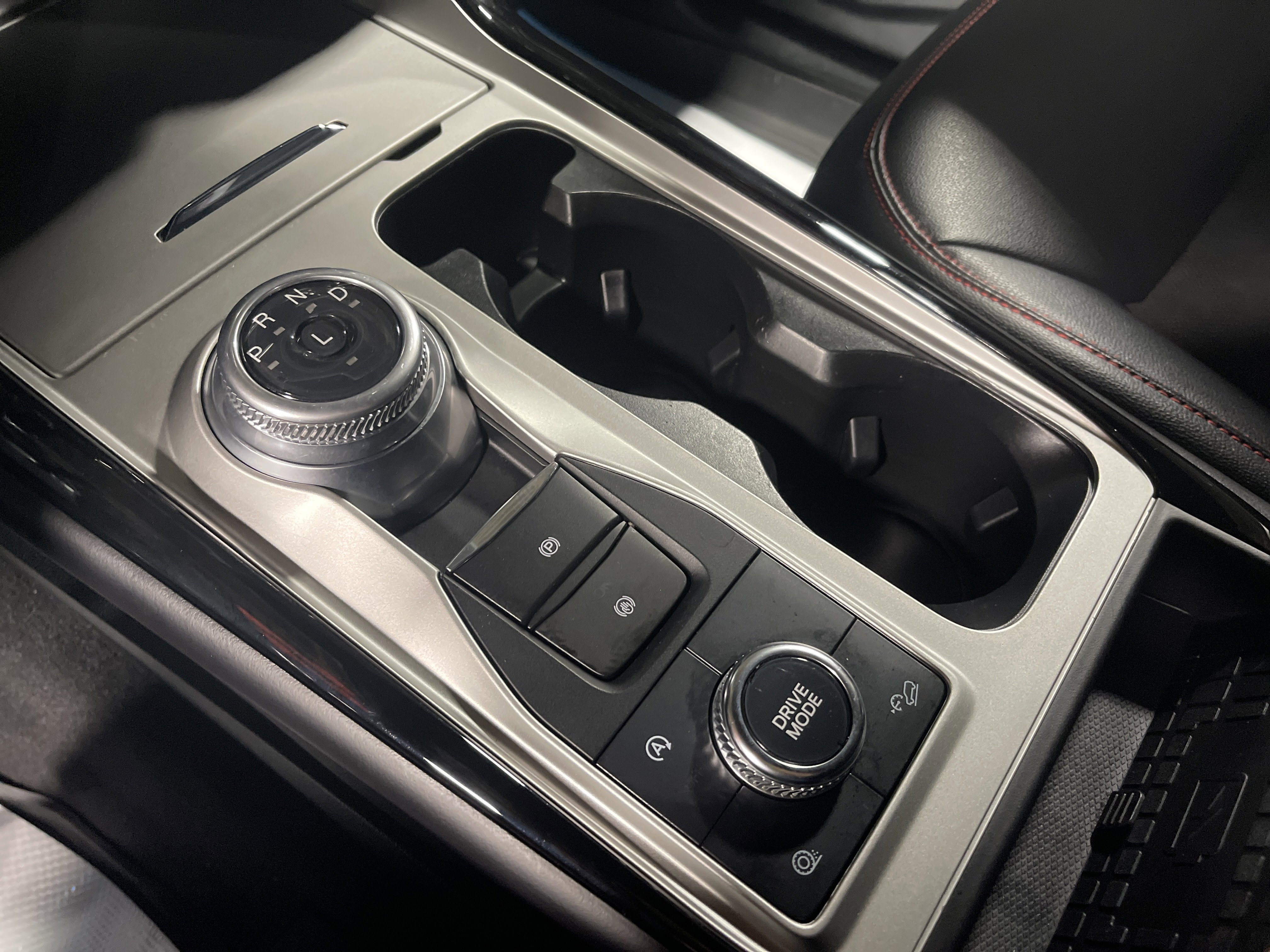 Used 2022 Ford Explorer ST-Line image 26