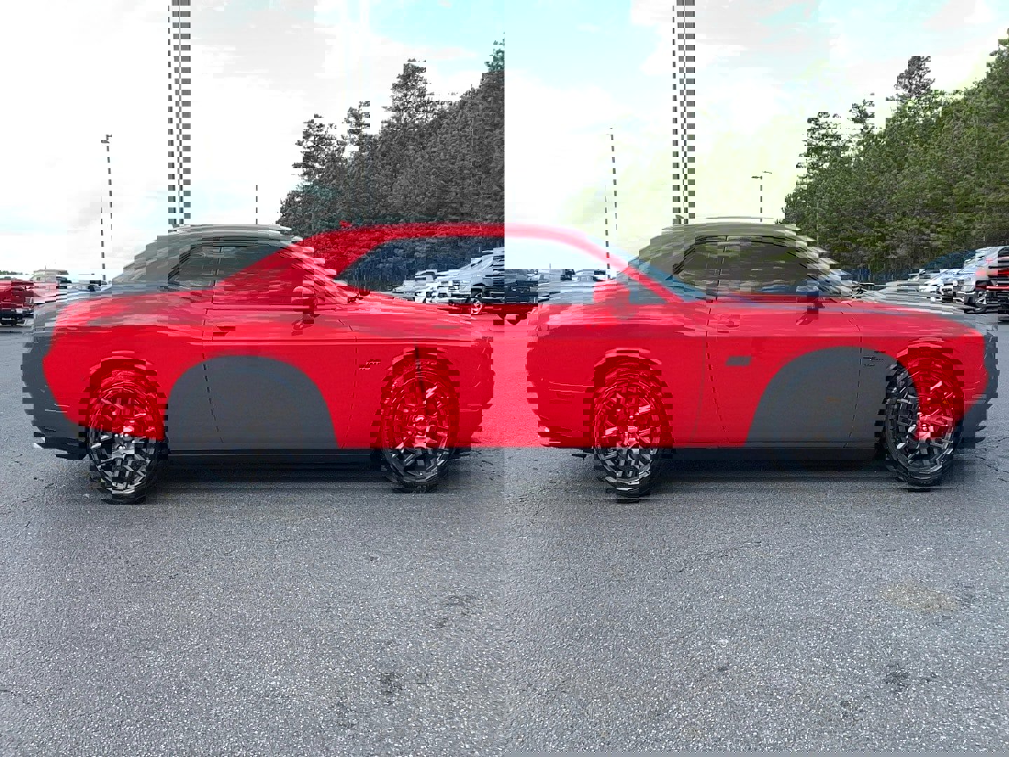 Used 2016 Dodge Challenger R/T image 4