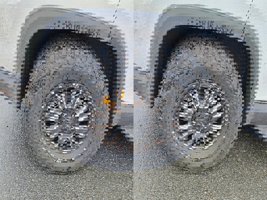 Used 2024 Rivian R1S Adventure image 5