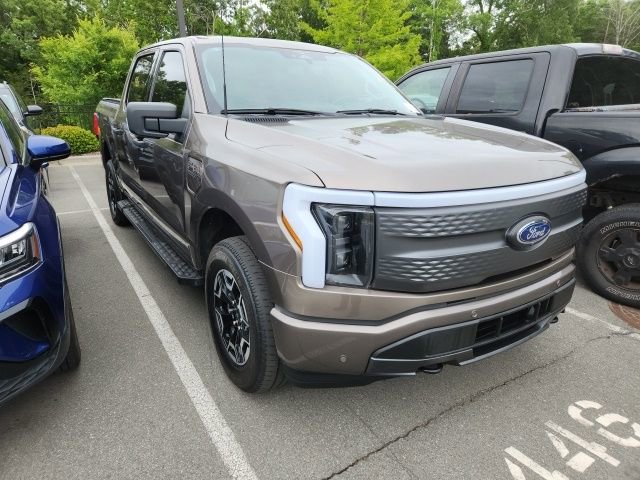 Used 2023 Ford F150 Lightning XLT AWD/4WD image 2