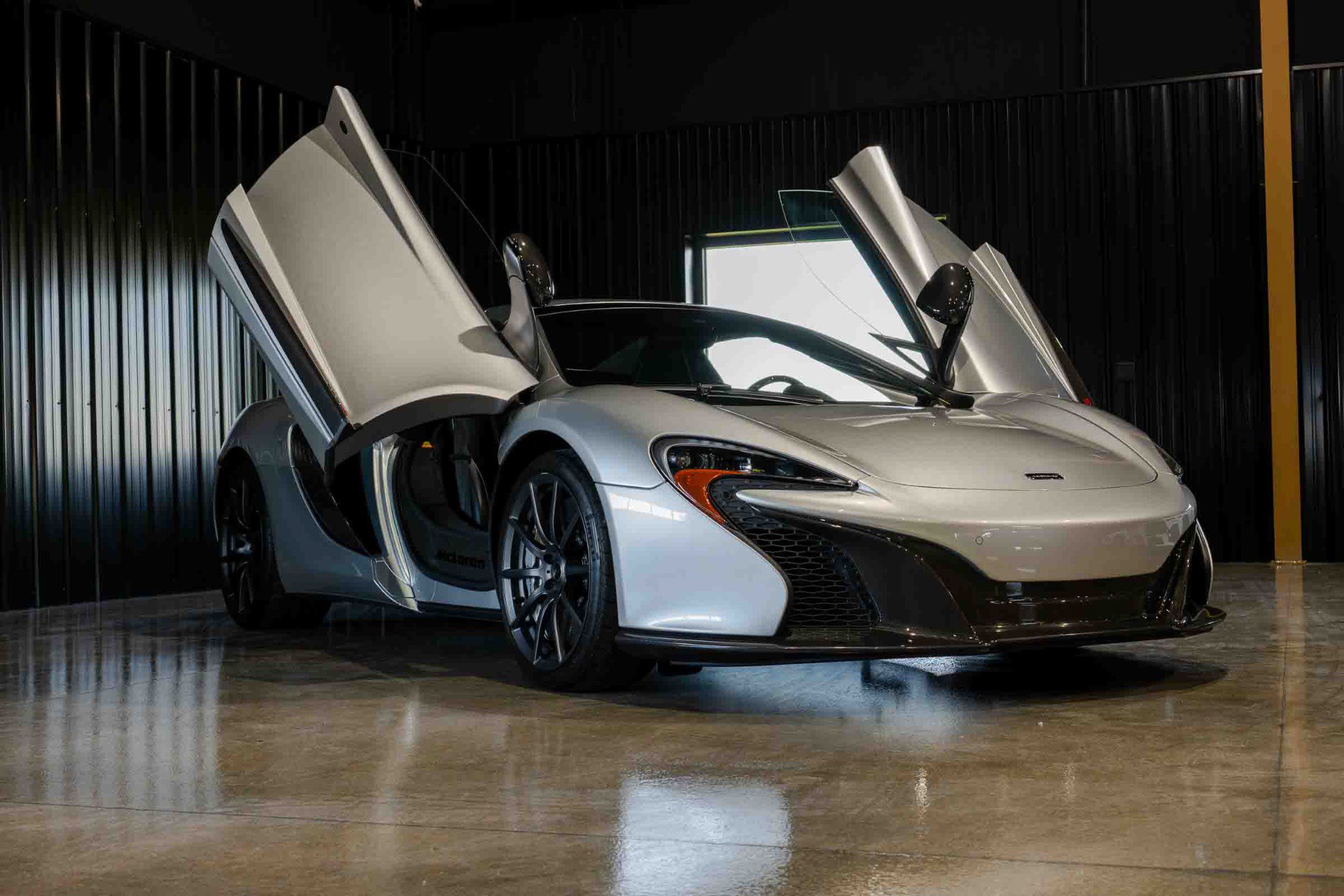 Used 2016 McLaren 650S Spider RWD image 57